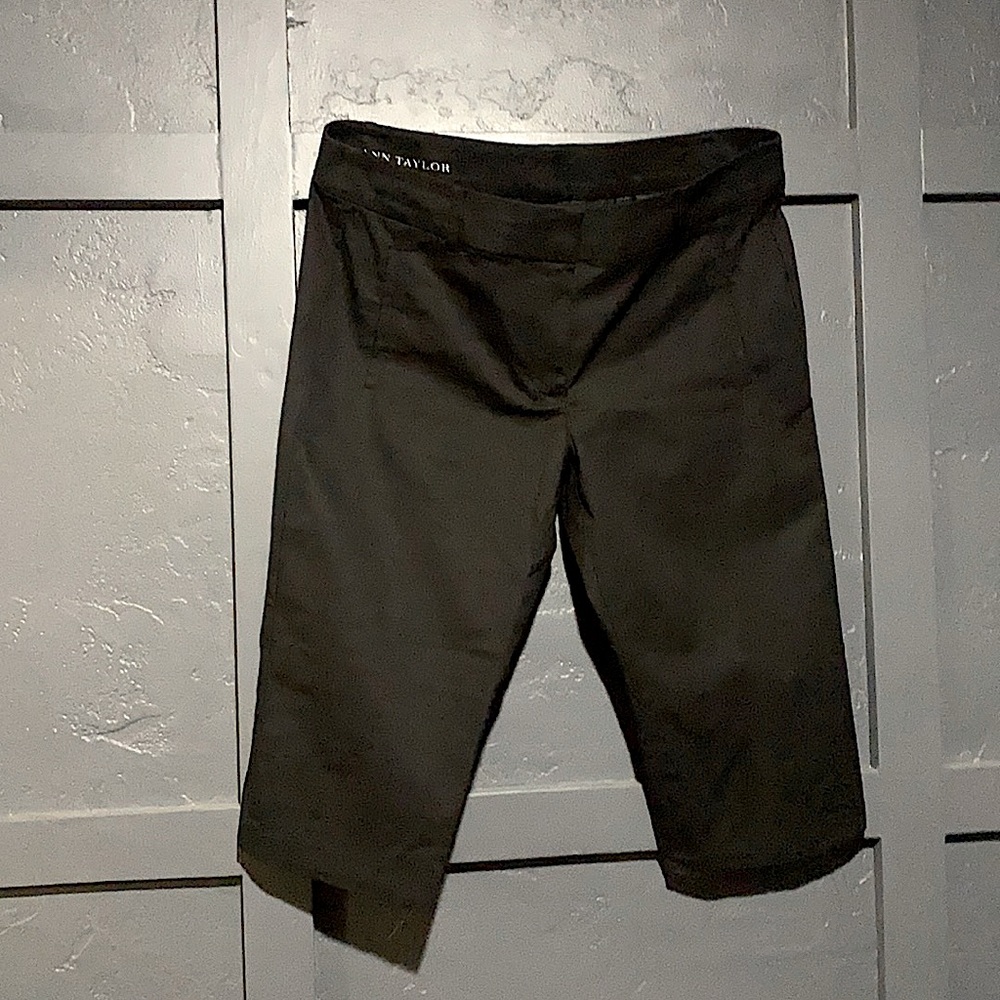 Ann Taylor black capris